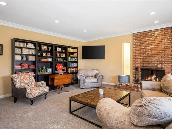 2304 E Parkside Ave, Orange, CA 92867