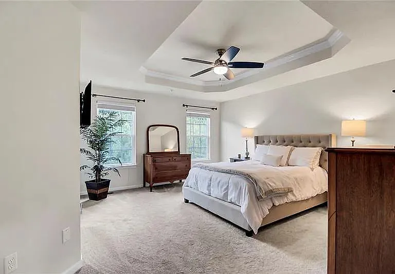 611 Edison Dr — Photo 5