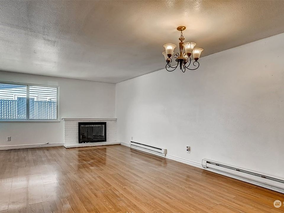 2nd image of 1203 22ND Street NE