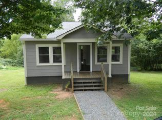 1642 Berkley St SW, Lenoir, NC 28645