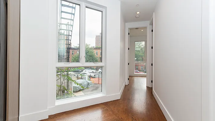 Rented by Nooklyn NYC LLC | media 21