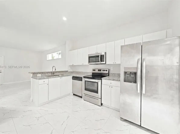 8684 NW 1st St, Miami, FL 33126