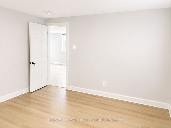 5th image of 735 Borthwick Ave