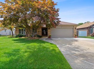 39743 Lembke Dr, Sterling Heights, MI