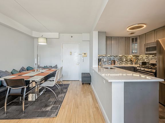 5th image of 3536 Cambridge Ave APT 6B