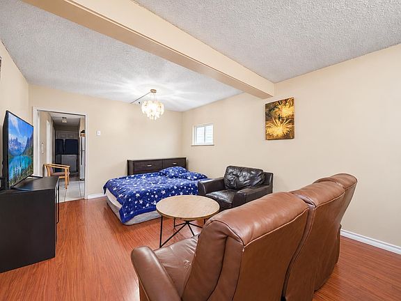 4th image of 4940 Killarney St