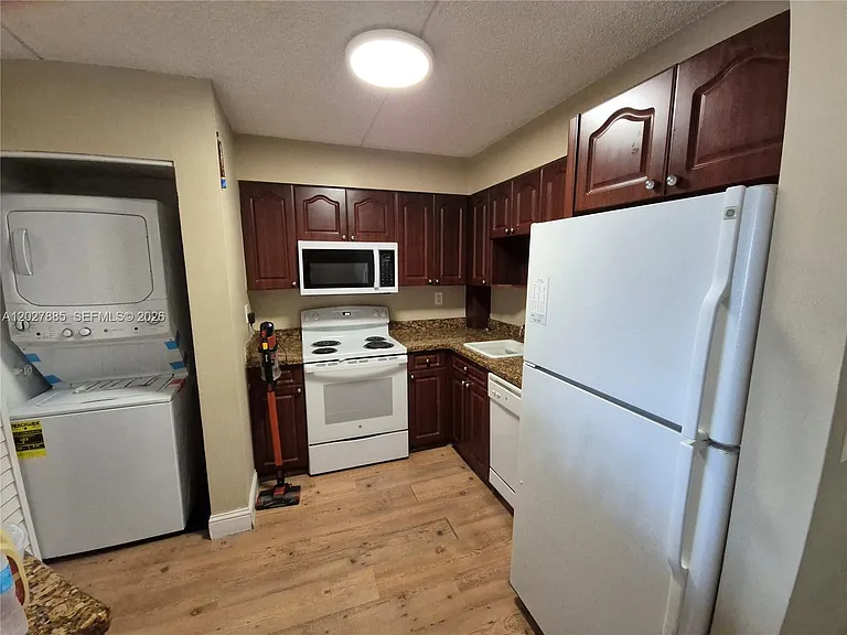 6045 NW 186th St #308 — Photo 3