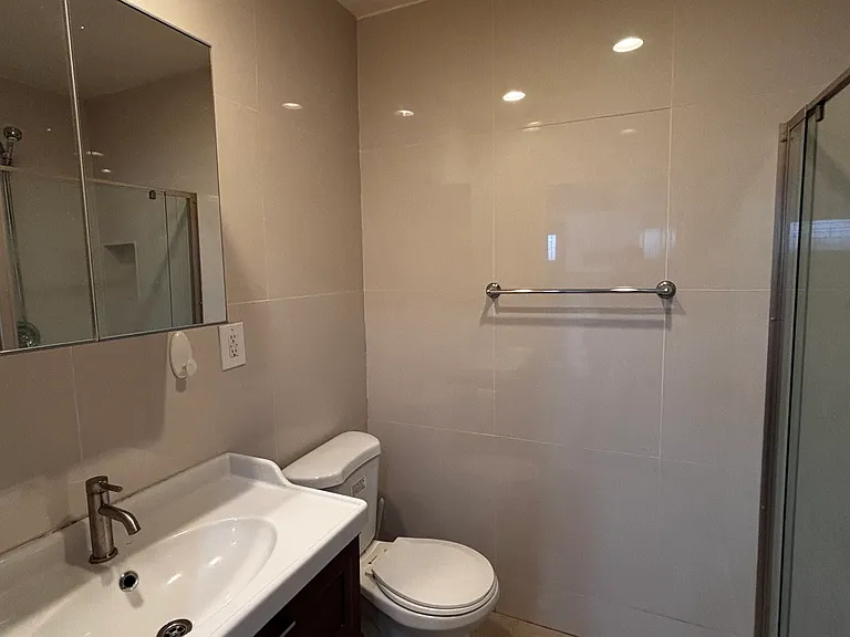 7922 Lindley Ave — Photo 11