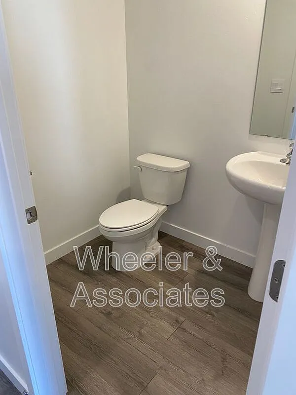 3 bed, 3.0 bath, 1555 sqft, $1,745 — Photo 4