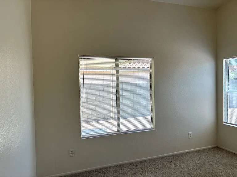 10523 W Windsor Blvd — Photo 14
