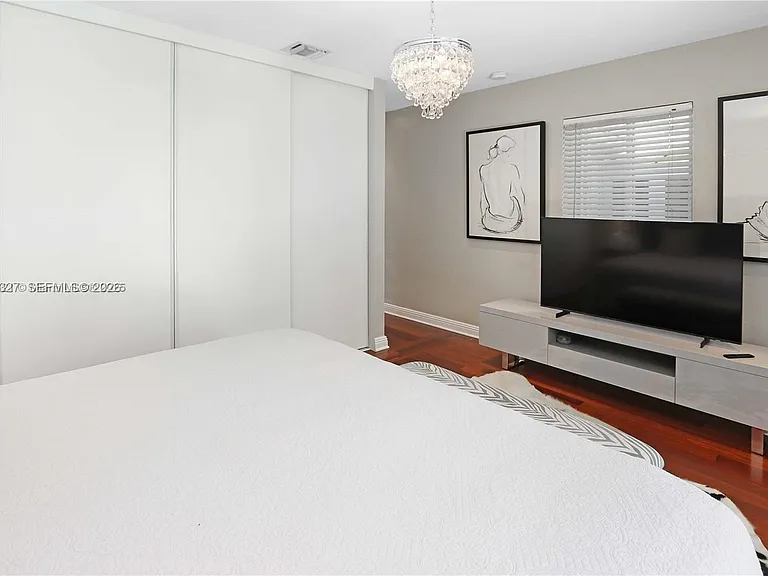 1147 Buchanan St — Photo 23