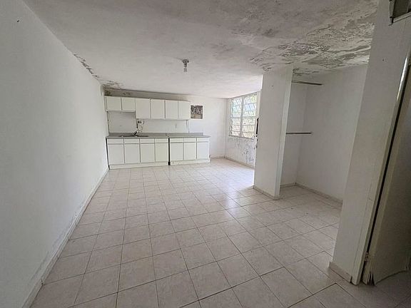 2nd image of Urb Colinas De Villa Rosa Calle D #B-29