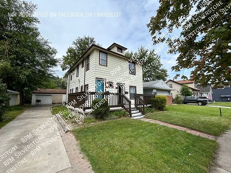 52 W Bernhard Ave — Photo 2