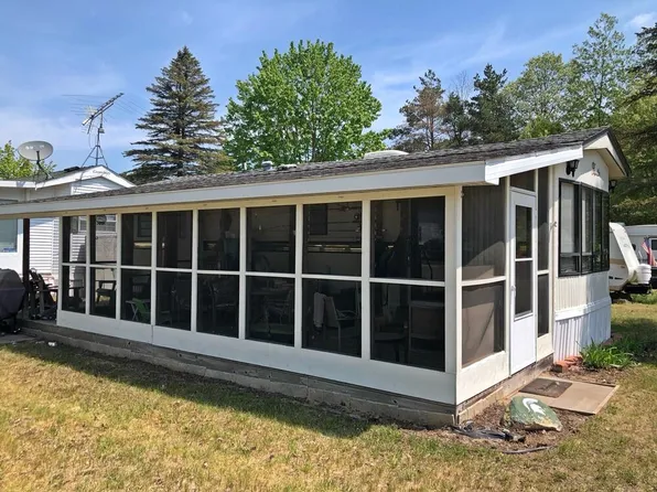 12150 Chinook Dr, Stanwood, MI 49346
