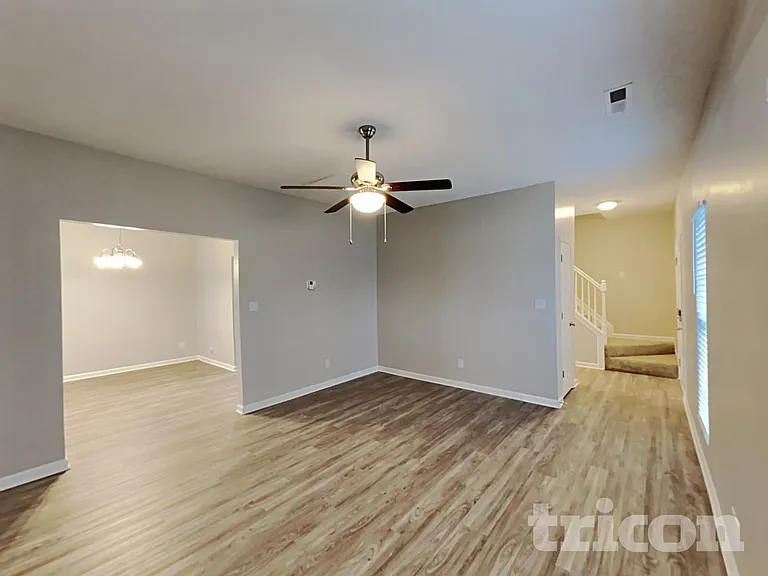 320 Stone Meadow Dr — Photo 3