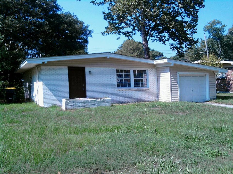 2nd image of 209 Wesley St