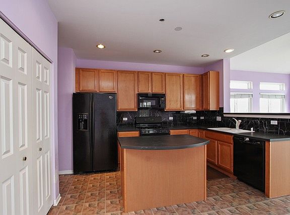4th image of 56 N Berkshire Ln