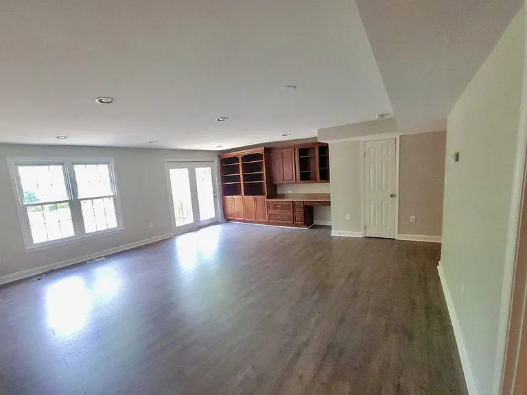8029 Sleepy View Ln — Photo 3
