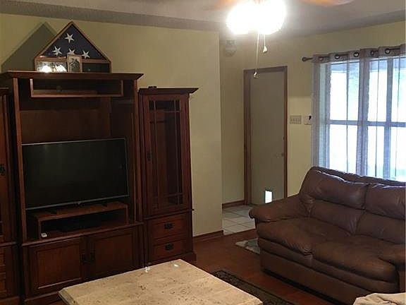 5th image of 127 Parkridge Cir