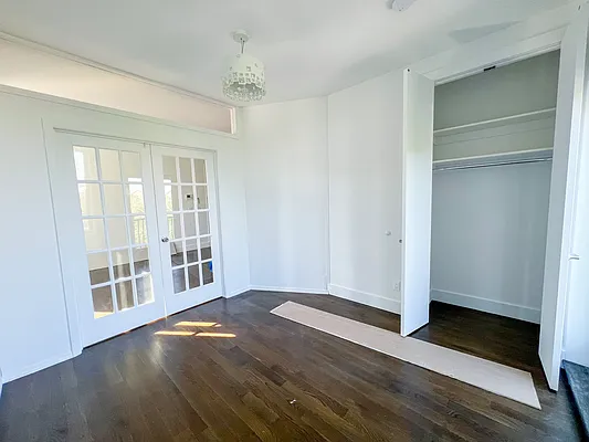 Rented by EXR | media 7