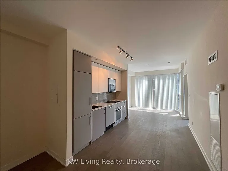17 Dundonald St #509 — Photo 18