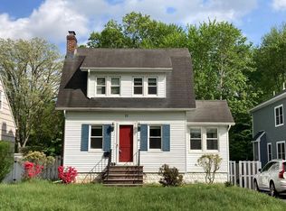 11 Brookside Pl, Livingston, NJ 07039