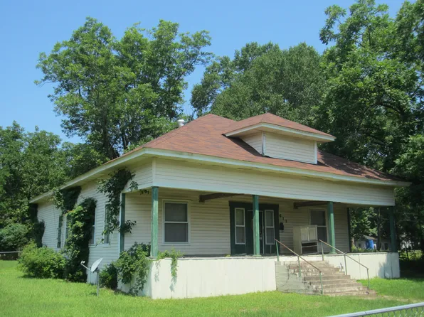 411 S Height St, Magnolia, AR 71753