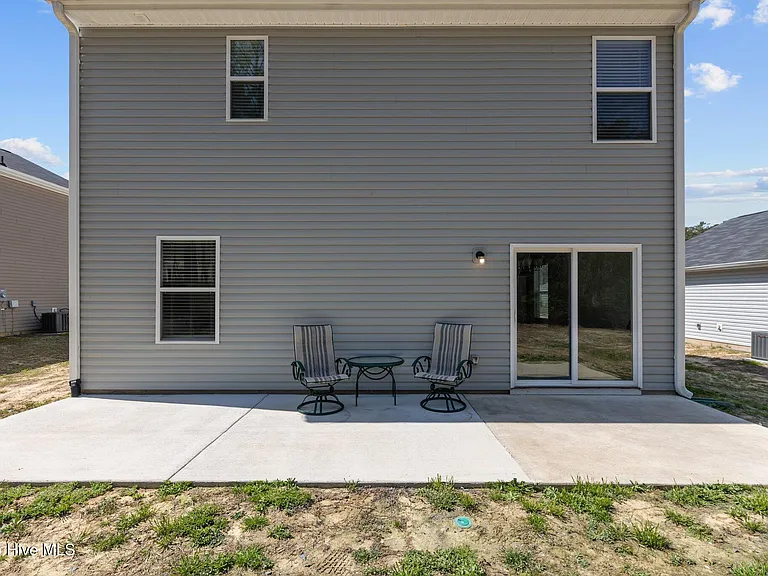 821 Conductor Ct — Photo 27