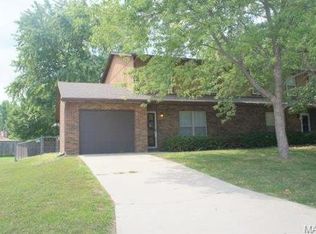 717 Plankway Dr, Belleville, IL