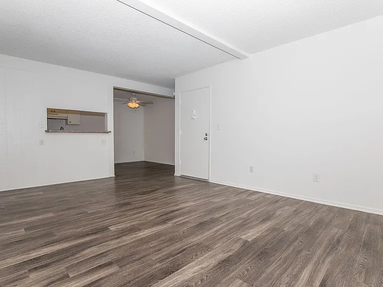 Maplewood Apartment Homes — Photo 31