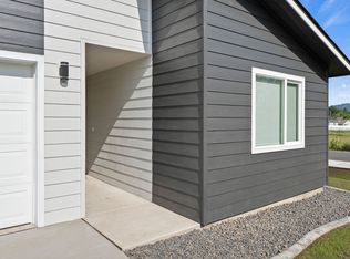 1717 N Selkirk Rd, Greenacres, WA 99016