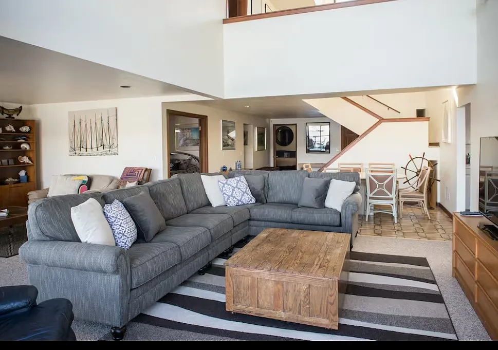 5 bed, 3.5 bath, 3500 sqft, $7,000 — Photo 3