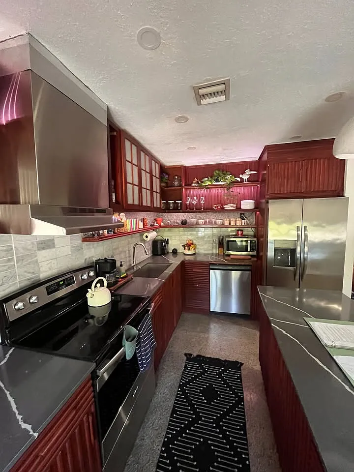 3 bed, 978 sqft, $3,000 — Photo 4