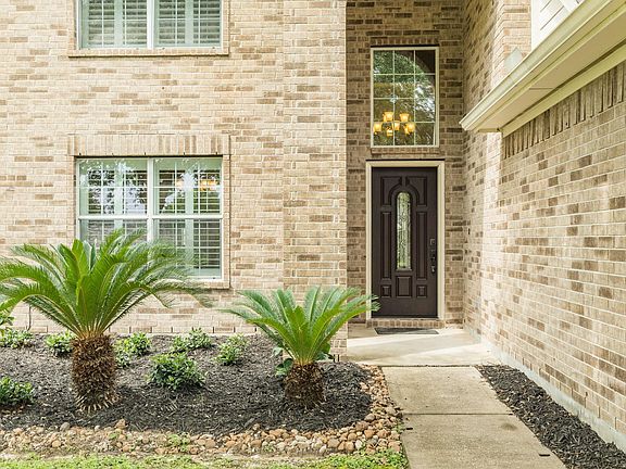 3rd image of 413 Sun River Ln