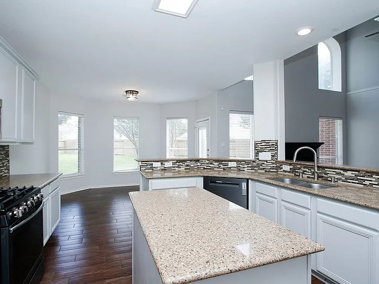 10314 Cliff Haven Ct — Photo 14