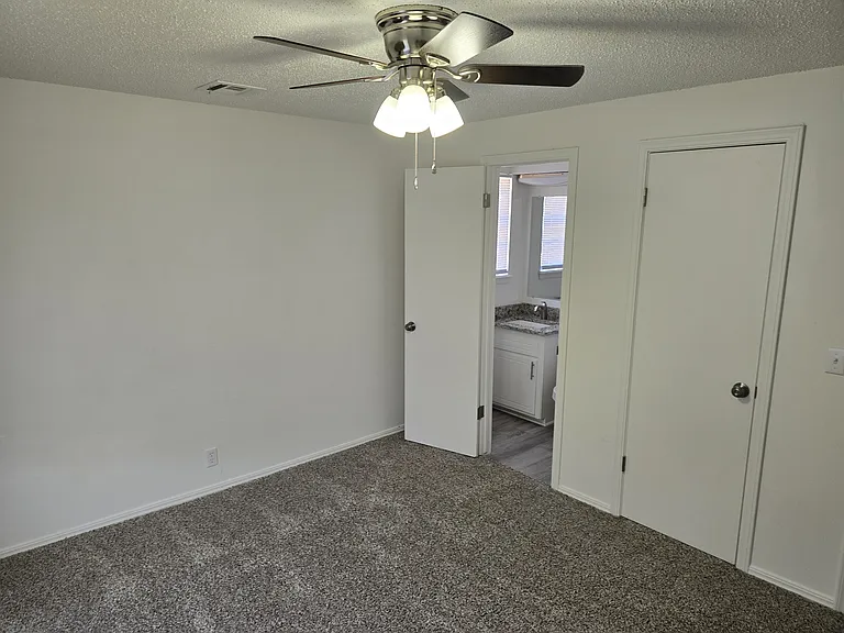 4116 SE 45th Ter — Photo 8