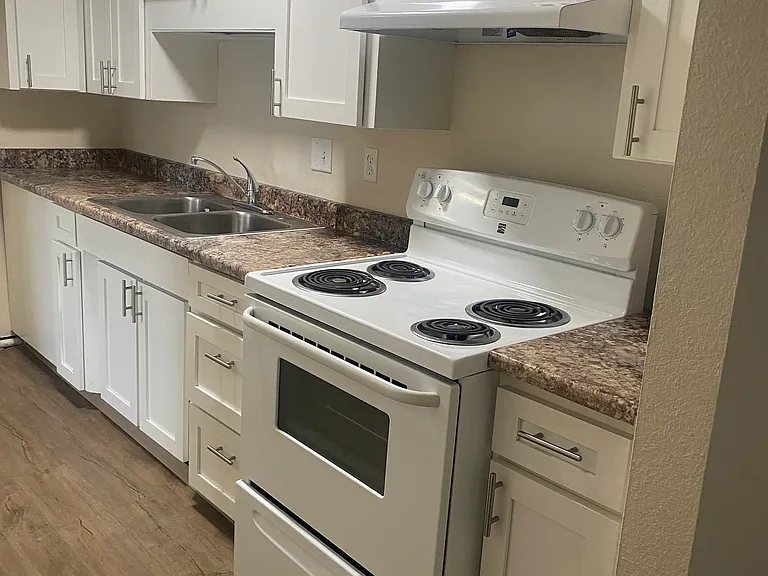 Whitworth Apartments — Photo 13
