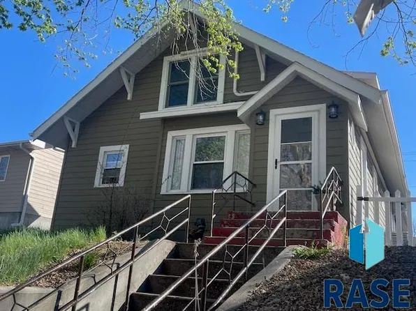 304 E Beebe Ave, Chamberlain, SD 57325