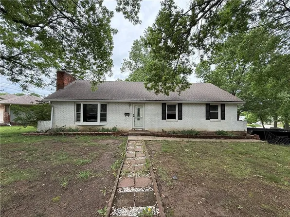 5008 Spring Ave, Kansas City, MO 64133