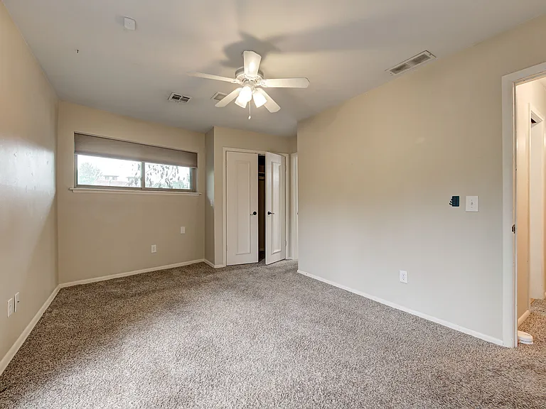 4616 N Harvey Pkwy — Photo 39