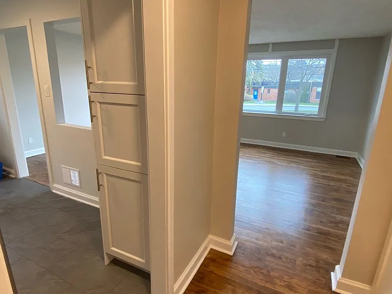 228 Woodroffe Ave #1 — Photo 13