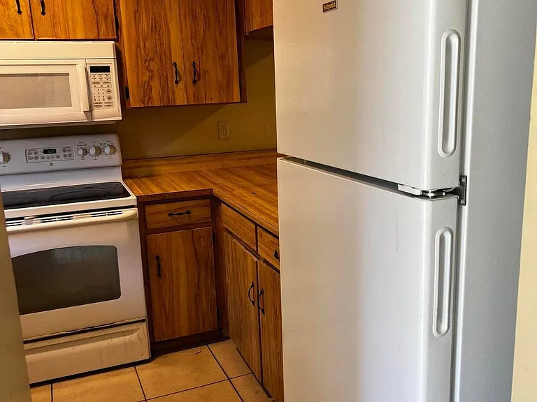 304 Maple St #5 — Photo 9