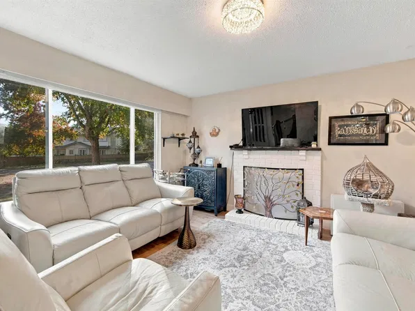 6284 Morgan Pl, Surrey, BC V3S 5B9