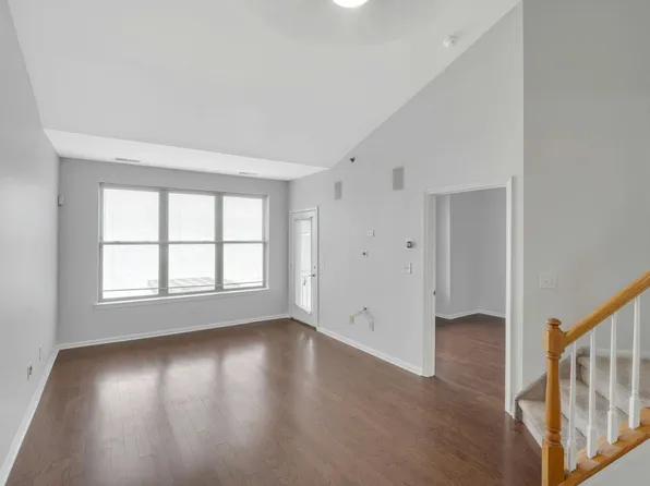 24 Avenue At Port Imperial image 6 of 28