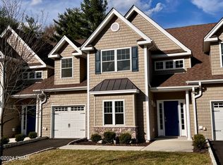 404 Macintosh Way, Matamoras, PA 18336