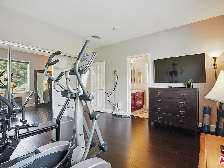 4040 Leighton Point Rd — Photo 43