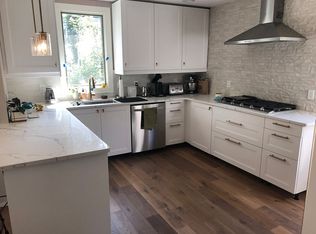 4 Reynolds Ave, Natick, MA 01760