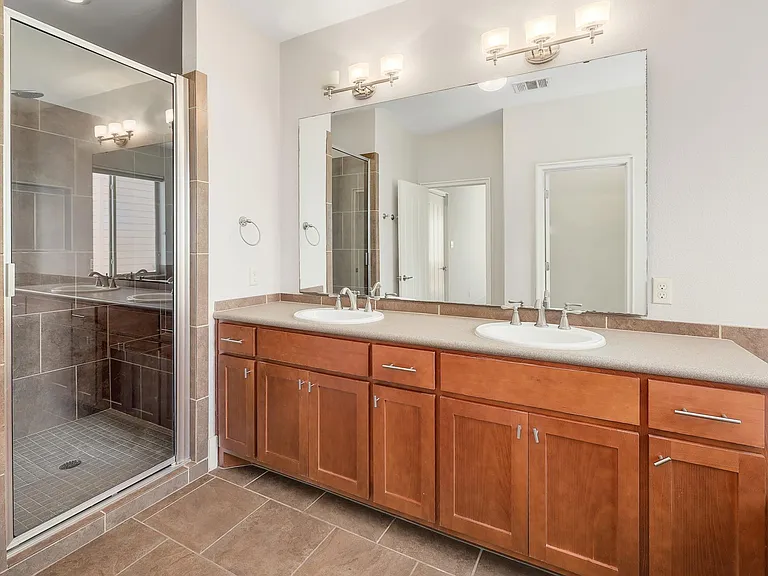 1601 Houston St #3 — Photo 20