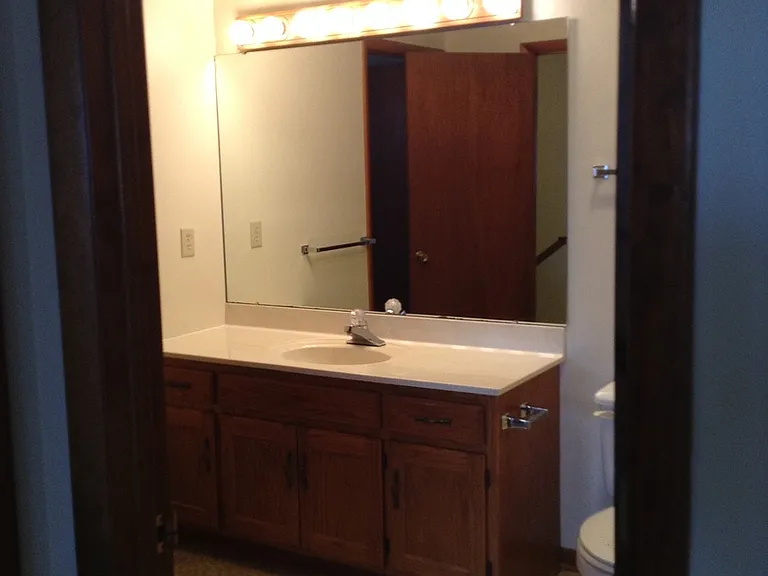 717 Ridgewood Dr — Photo 21