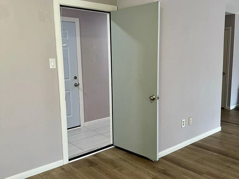 1321 Homestead St — Photo 13